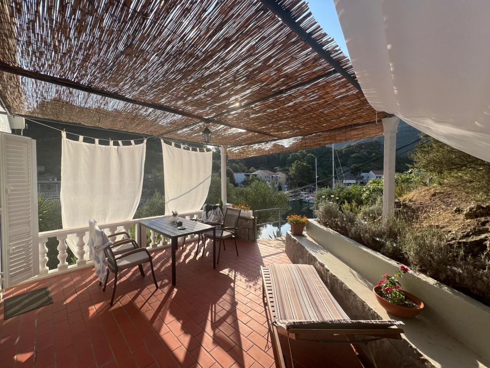 Apartment Nadine Mljet Mit Meerblick Okuklje Екстериор снимка
